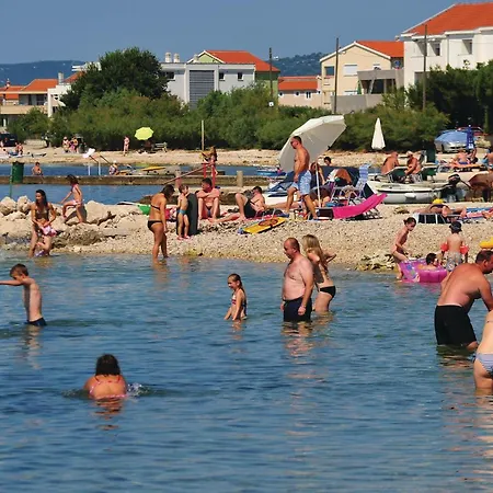 Apartment 3 Bedroom Lovely In