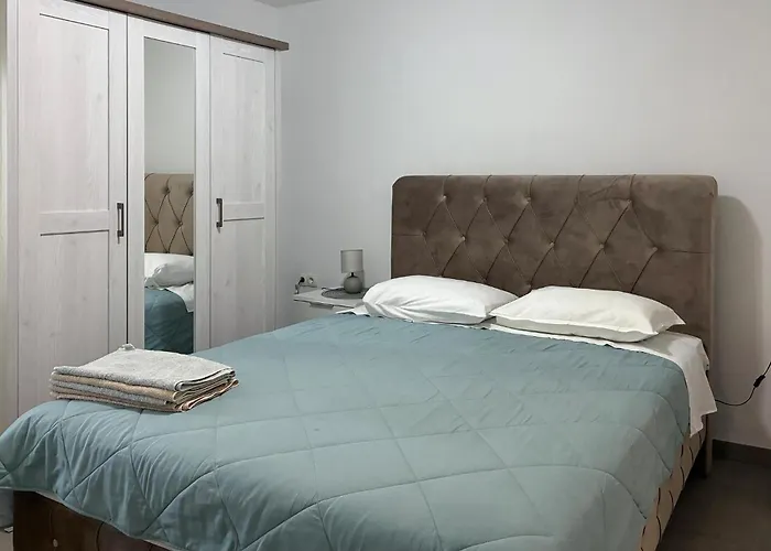 Appartement 3 Bedroom Lovely In *