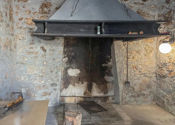 Apartment 3 Bedroom Lovely In Sukošan