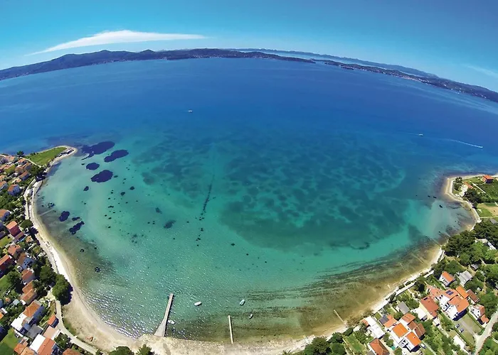 Apartment 3 Bedroom Lovely In *